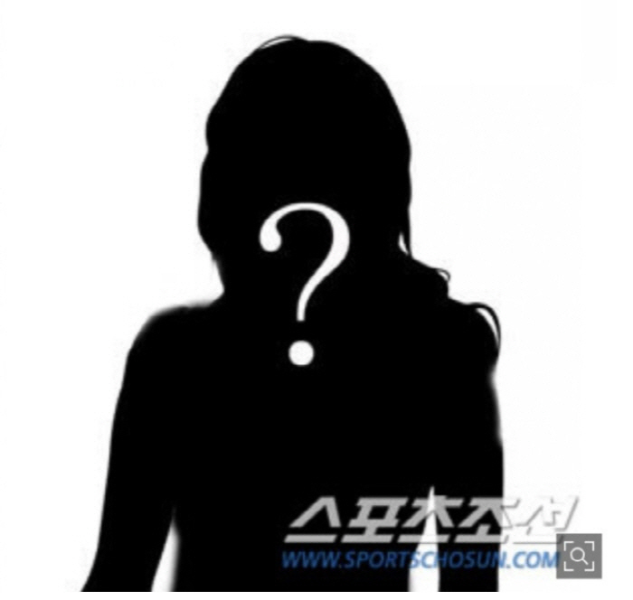 A female singer in her 40s who died after pouring hot water into her teenage daughter, was eventually arrested and charged