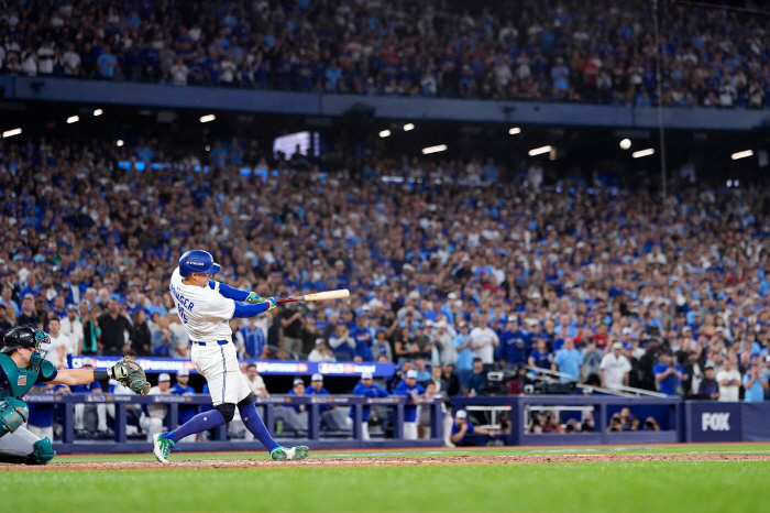 Gamblers bet on winning LAD in unison, and will Ohtani endure booing at Toronto's Natural Enemy Rogers Center