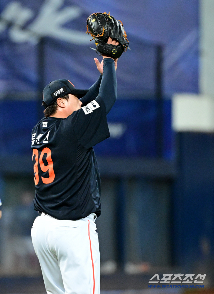 Game 3 is a watershed, a tense first attack, second defense, and Moon Dong-joo, coach Roh's winning move amid a desperate crisis, a reversal of the unfavorable atmosphere → Now it goes to KS