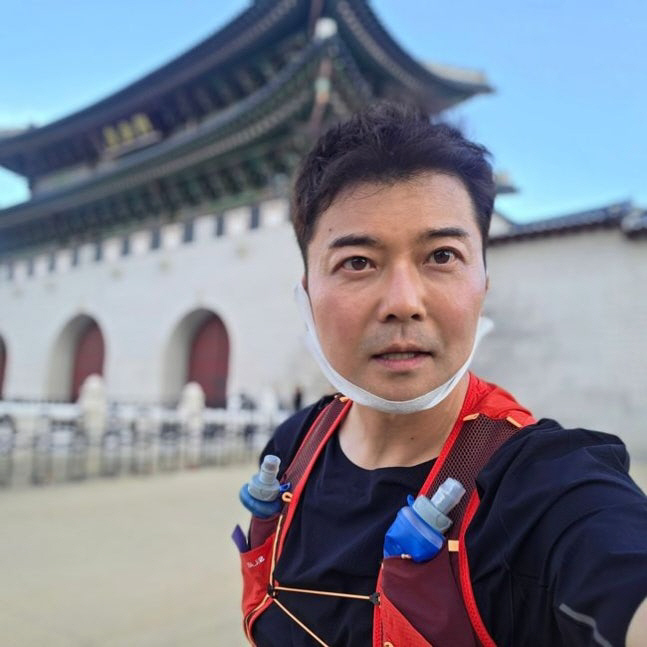 Jeon Hyun-moo, Gian84 followed by Nahonsan Runner...The first Owoonwan in my life