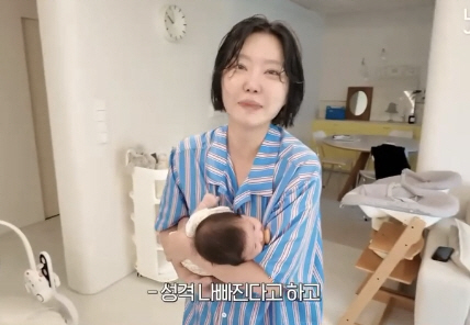 Lady Jane's difficulty in raising twins 'Should I raise them in a rude way or in a bad way?'