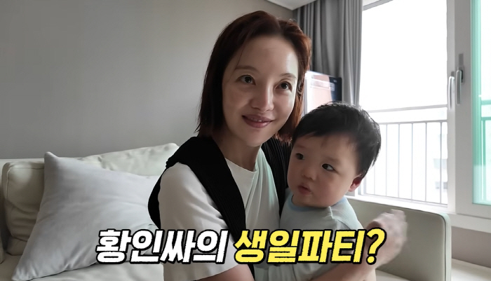 My Jungwoo Ha friend is here, too.Kim Yong-gun's daughter-in-law Hwang Bo-ra's birthday party is full of entertainment connections