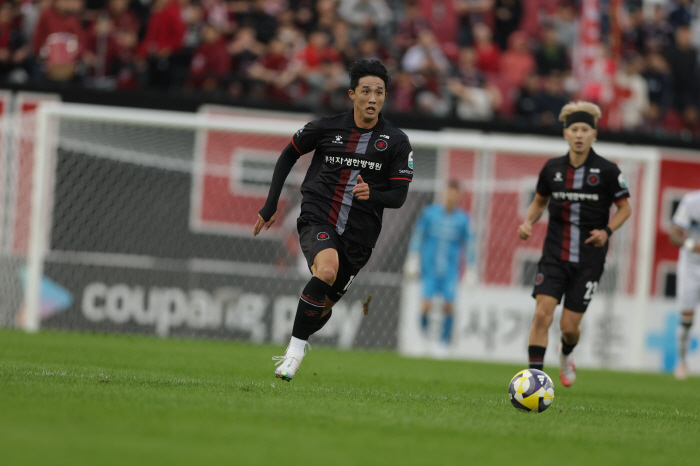  Mota, who scored multiple goals for the high-flying bomber, K League 1 round 33 MVP K League 2 is Lee Eui-hyung from Bucheon