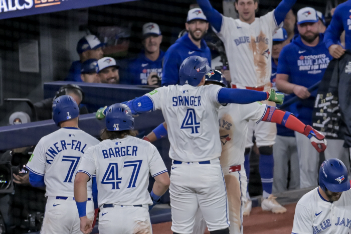 Ohtani's opponent is Toronto, advancing to WS for the first time in 32 years! Springer Reversal 3-point ALCS 4 wins and 3 losses, and the hero LAD will face off from the 25th