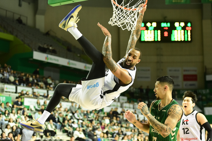  Derrick Williams burst on the gold side of KT! KT's blood fight is over 83 to 81 DB. Why Is Williams Revival Important for KT