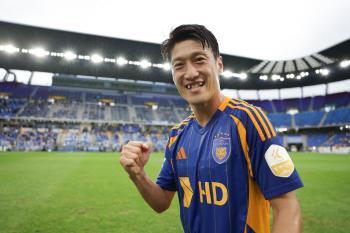  Lee Cheong-yong bench Ulsan, Hiroshima match full rotation → Cho Hyun-woo is also on standby... Kim Joo-sung's advance to the starting line-up