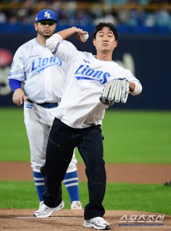  Cho Woojin, son of Daegu! a powerful first pitch
