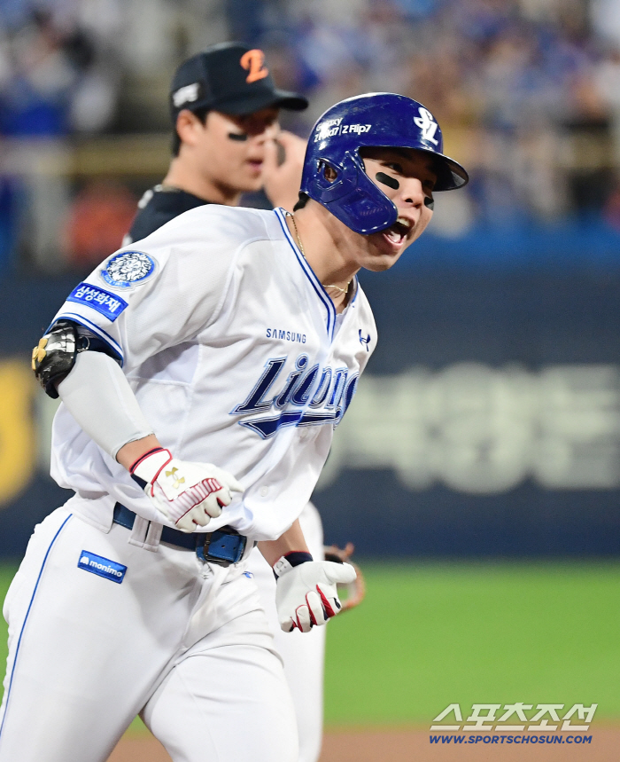  Kim Young-woong's come-from-behind three-point home run that immediately overturns the game