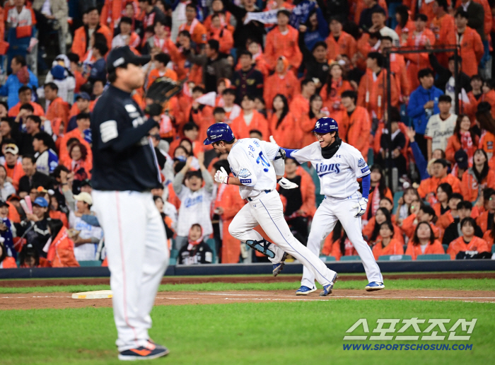  Kim Young-woong's three-point turnaround against Ryu Hyun-jin