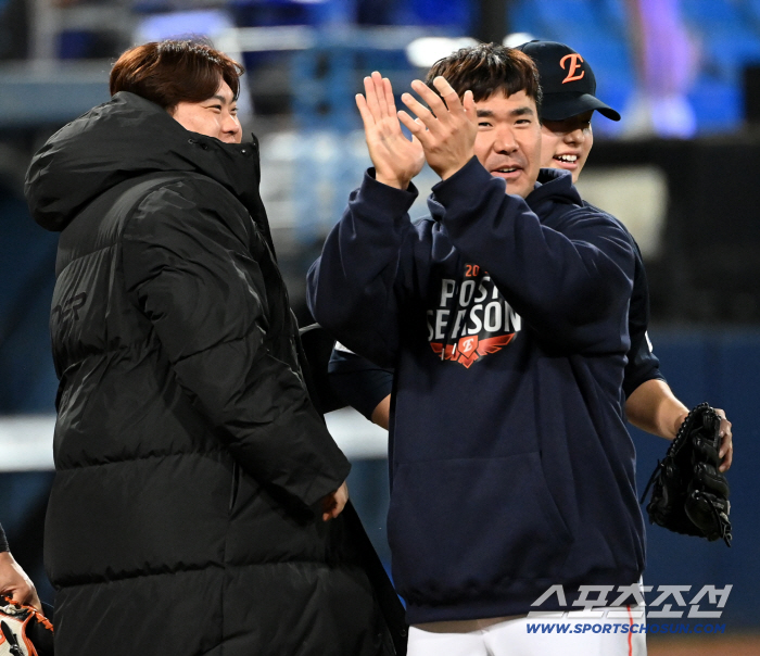 Ryu Hyunjin's smile. Dongjoo did it