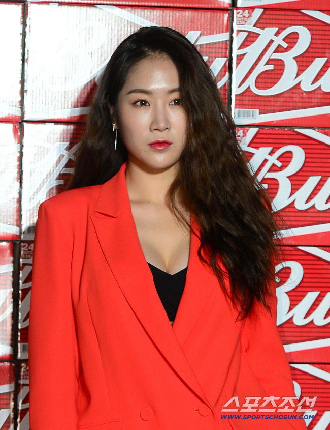 Soyou, a Korean found a flight attendant?I'm not intoxicated. I'm deleting the disclosure in the second position. 