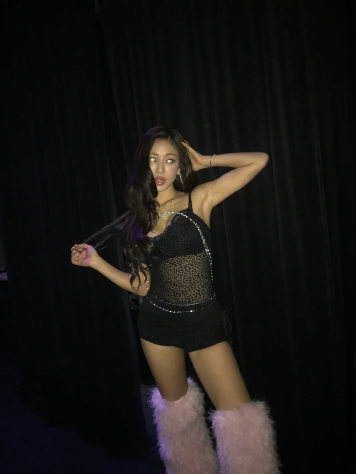 TWICE JIHYO is down