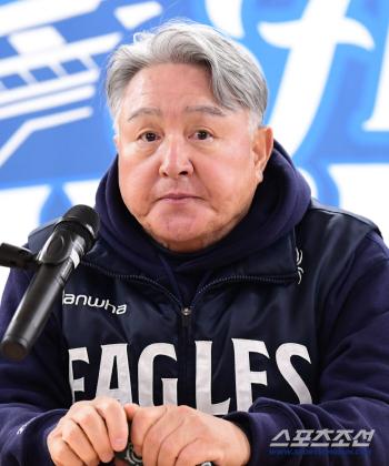 Director Kim Kyung-moon's faith, Jung Woo-ju, is young but bold. I trust him and use him. 