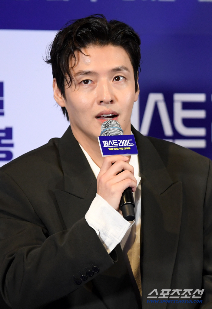 First Ride Kang Ha-neul acting school uniform at 35? I worked hard on my makeup