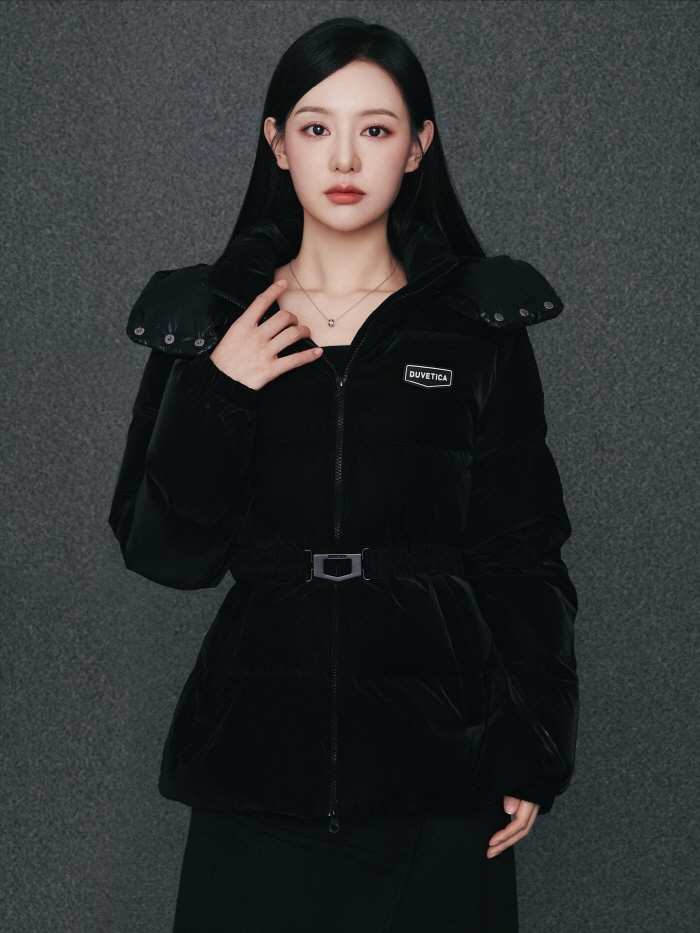 Isn't it an AI-made picture?Kim Ji-won's beauty makes you exclaim