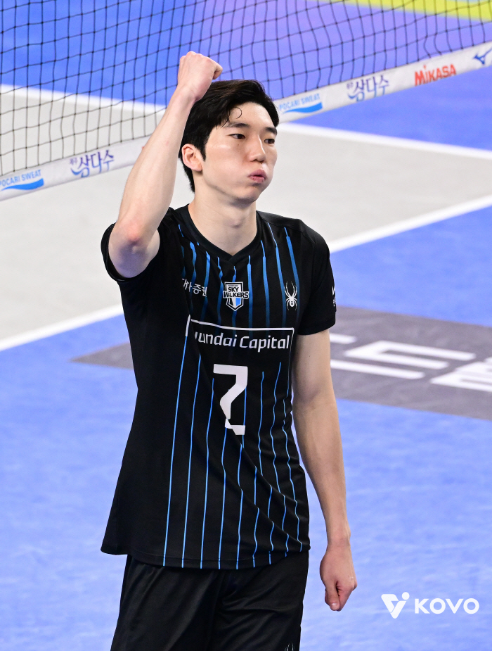 LeoHeo Subong isn't everything! 151 min Blood Fight Defending Champ's Pride, Freshman Kept...Hyundai Capital Holds KB for First Win Of The Season 