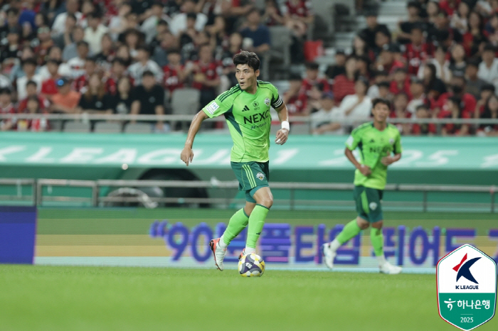  We thoroughly distinguish between Foyet training and privacy led by Radeshima, North Jeolla Province, and this year's MVP is captain Park Jin-seop