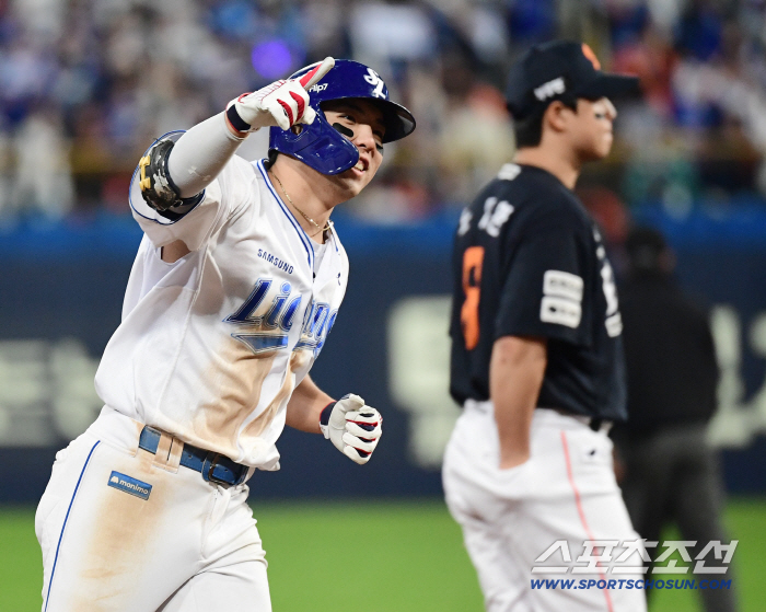  Kim Young-woong's three-run homerun in consecutive at-bats in the 6th and 7th innings