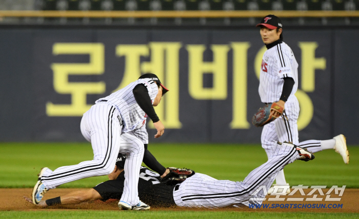  Oh, Huan-Seong-ho stole the ship