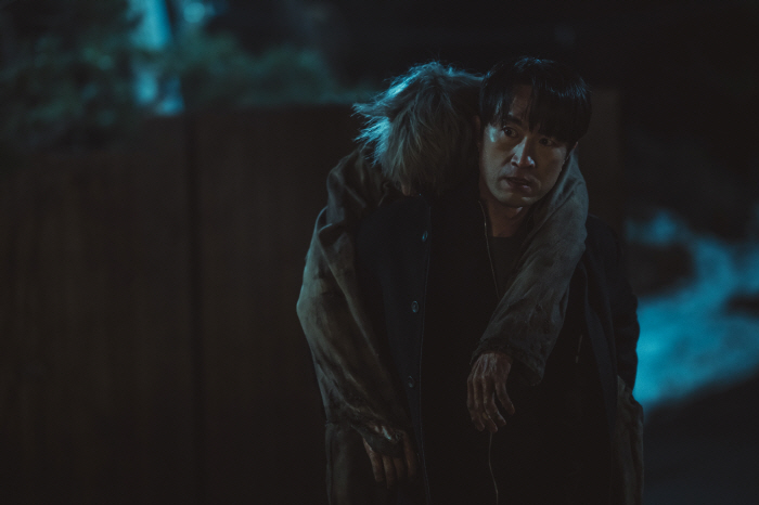 Song Ji-hyo, Kim Byong-chul, and Kim Hieora Star in Mystery Occult Film 'Savior' Set for Nov. Release