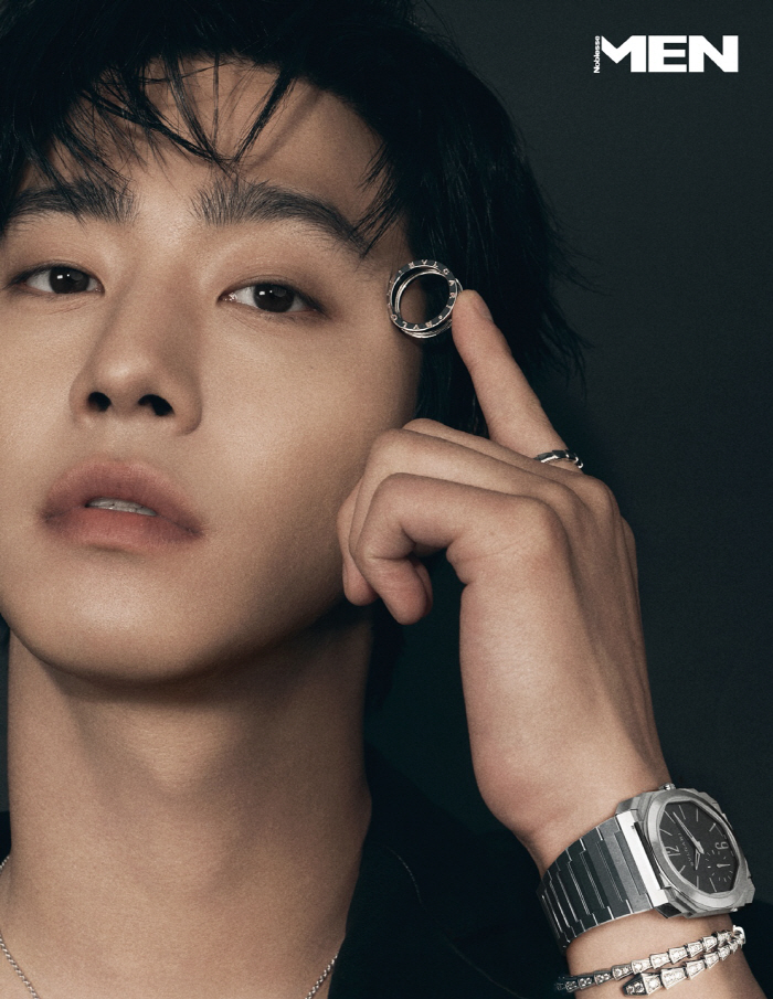 Ahn Hyo-seop Exudes Perfect Aura on Men's Noblesse Cover