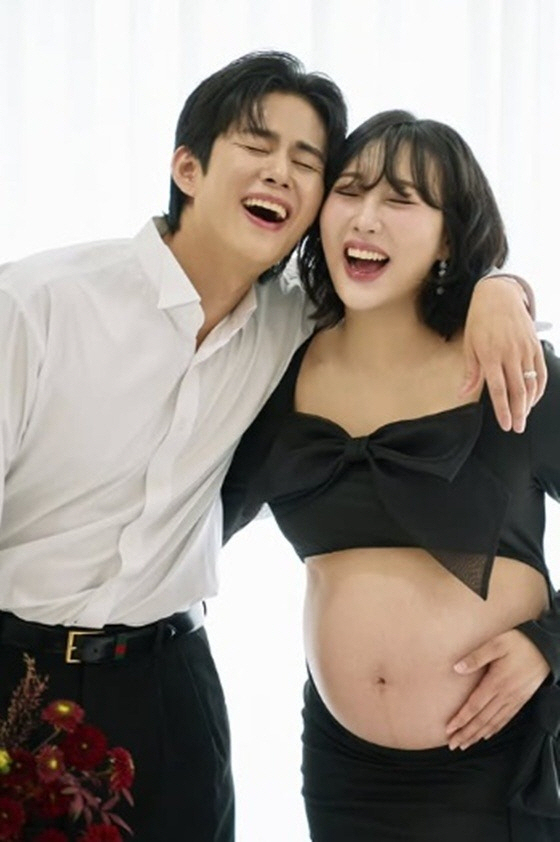 Im Lara is admitted to ICU after giving birth...♥ Son Min-soo is recovering after blood transfusion. 