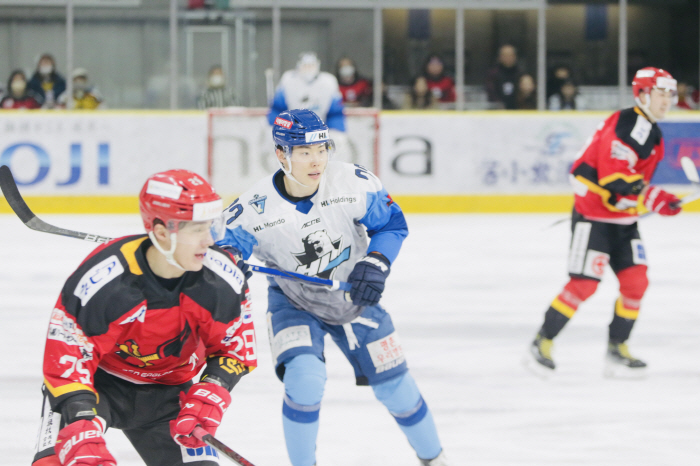  Asia's all-time talent Lee Chong-min enters the AHL just below the NHL for the first time in Korean ice hockey...Cleveland Monsters contract