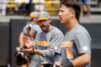  SF gave up instead of 3 million, and the university's top director program was also selected as a new head coach
