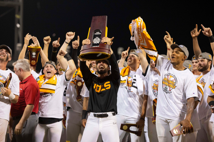  SF gave up instead of 3 million, and the university's top director program was also selected as a new head coach