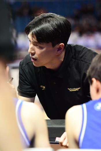  Samsung manager Kim Hyo-beom lagged behind in game management