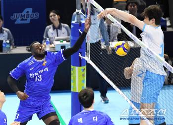  Benon blocked by Korean Air