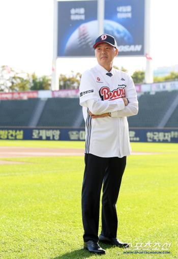  Director Kim Won-hyung at Jamsil Stadium