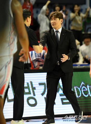 It was a good game for director Kim Hyo Beom and Dong Geun