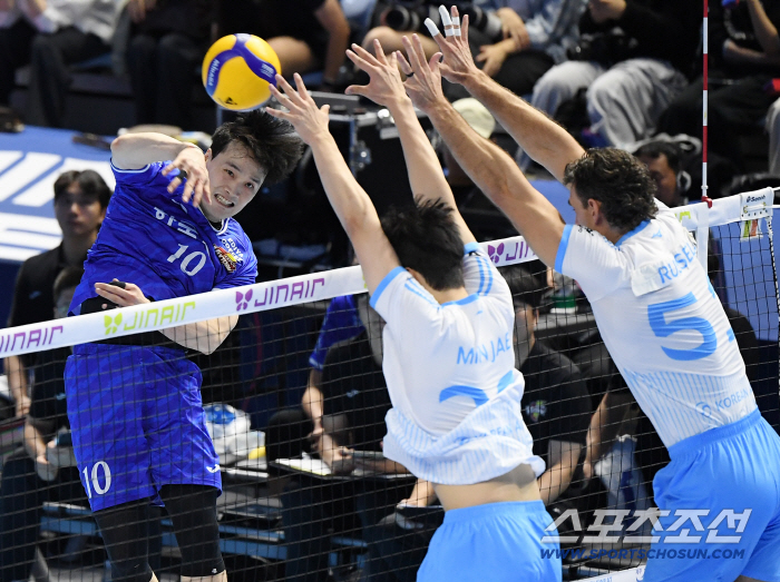  Kim Jung-ho's powerful spike