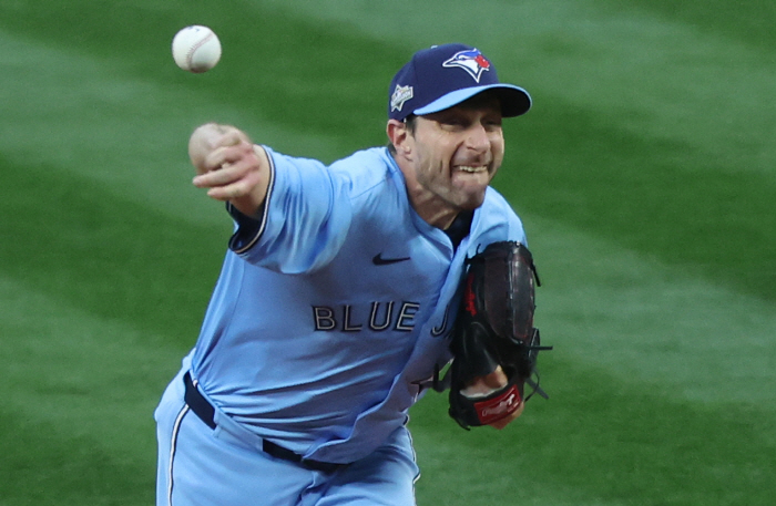 Scherzer crocheted outBut is SF a college team? First university in the big league → The impact of direct management of ML on the post