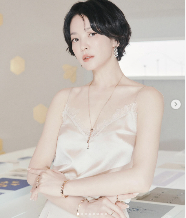 Song Hye-kyo's thin body 'Nude Tone Sleep'…Full body shot of perfect proportion revealed