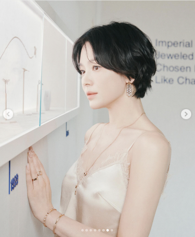 Song Hye-kyo's thin body 'Nude Tone Sleep'…Full body shot of perfect proportion revealed