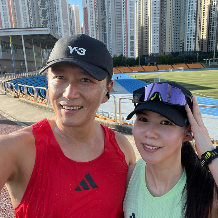 Three daughters adopted Jin Tae-hyun has a family again..Added the marathoner Choi Kyung-sun family