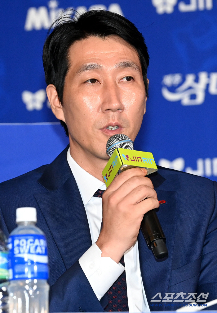 With the world's best striker, coach Kwon Young-min will start with Ha Seung-woo