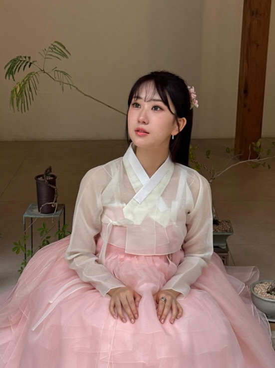 Jeon Yujin became No. 1 in the Blue Dragon Rankings for the second time! The Next Trot Queen Beloved by Everyone