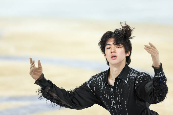 Cha Jun-hwan, a figure skater who is in trouble for jumping, ranked 7th in the Grand Prix short...女 Shin Ji-ah 4th → Lee Hae-in 7th (round)