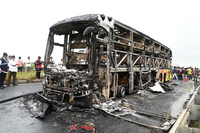 Highway Bus Fire Tragedy, At least 25 Killed...I'm going to take care of the door