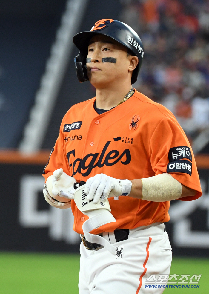 I ran 2169G and hit 2618 because three runs in 15 at-bats were not enough...Son Ah-seop's last wish, can Hanwha make it come true? 