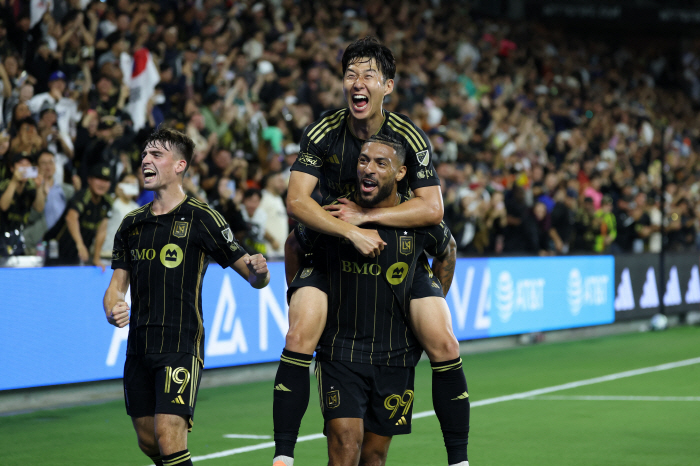 Is this for real? Son Heung-min, who shook MLS to say 33-year-old SON is a candidate for the Rookie of the Year award, plays 10 games and is nominated for the Rookie of the Year award in the 2025 season