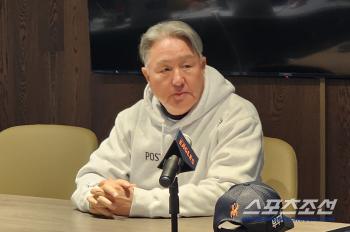Kim Kyung-moon's KS winning pitcher is starter Moon Dong-ju. If it's Moon Dong-ju's bullpen, there's no hope. I'll trust Kim Seo-hyun and hire him.