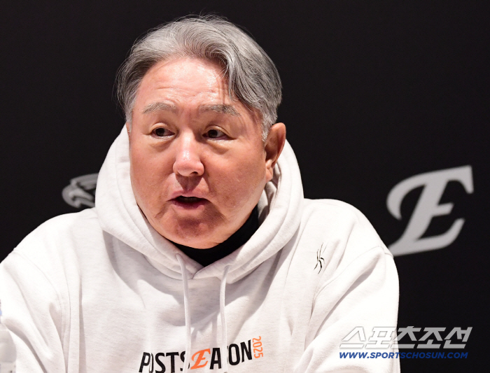 Kim Kyung-moon's KS winning pitcher is starter Moon Dong-ju. If it's Moon Dong-ju's bullpen, there's no hope. I'll trust Kim Seo-hyun and hire him.