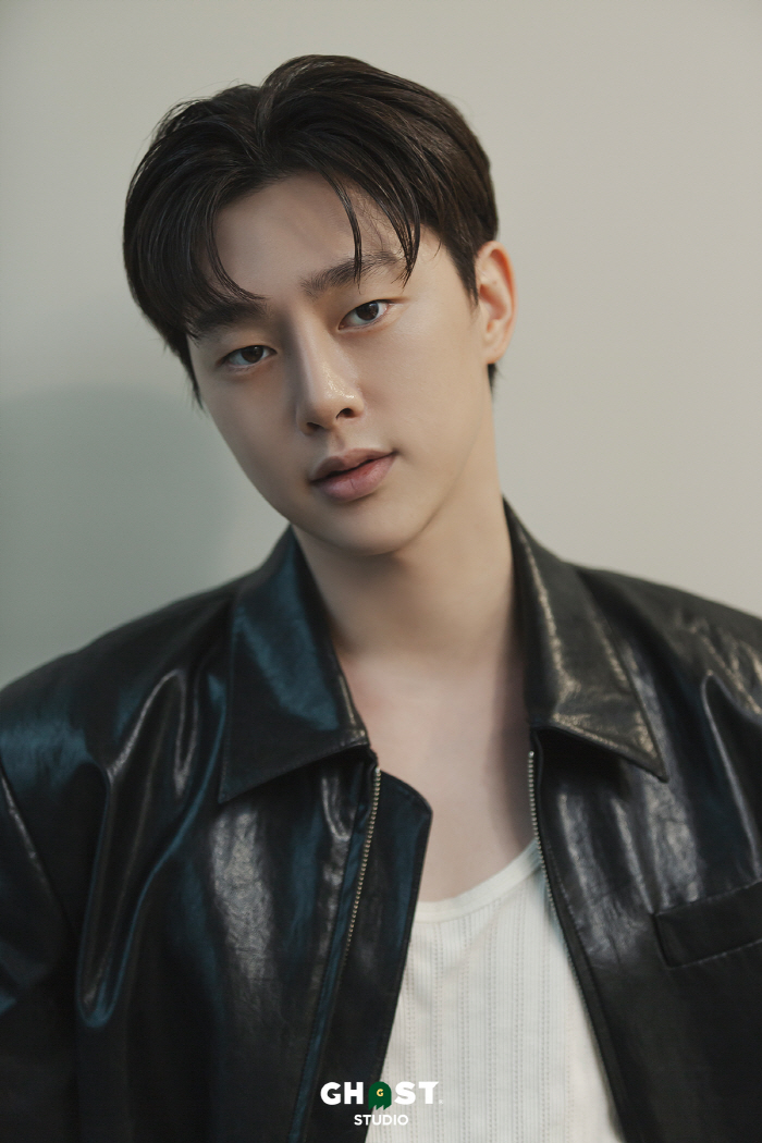 Kwon Hyun-bin to Enlist in the Marine Corps on Nov. 24
