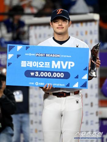  Dongjoo Moon, I'm the playoff MVP!