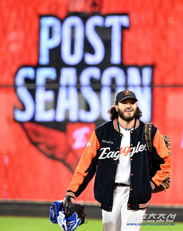  Ponce smiles before the game