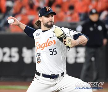  Weiss PO Game 5, 6th inning relief appearance
